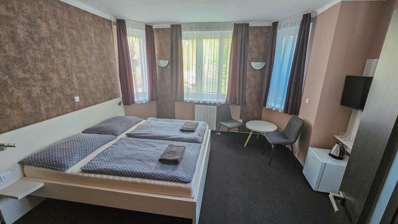 Almond Hotel Teplice Buitenkant foto