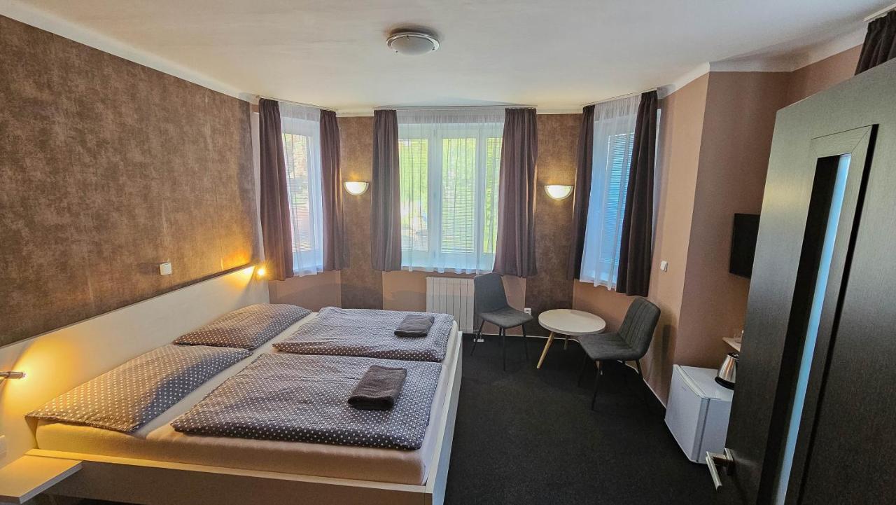 Almond Hotel Teplice Buitenkant foto