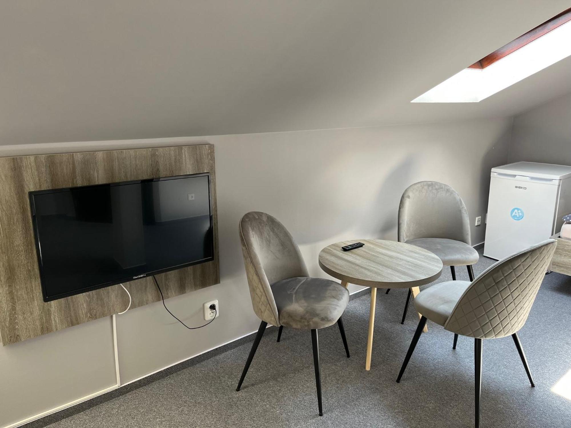 Almond Hotel Teplice Buitenkant foto