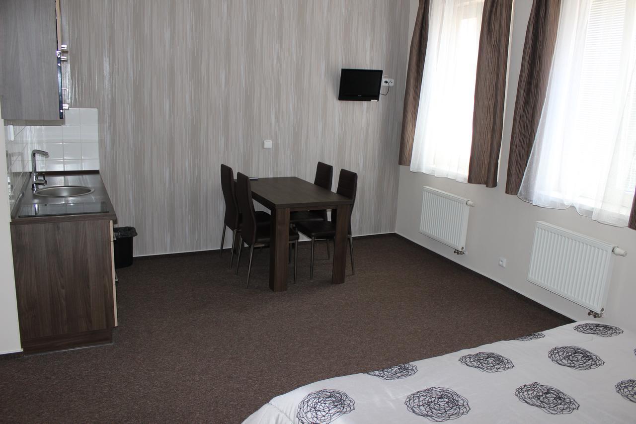 Almond Hotel Teplice Buitenkant foto